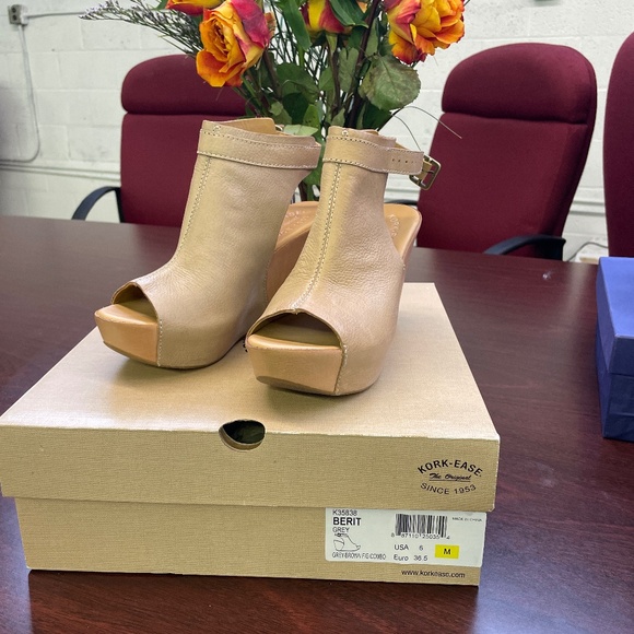 Kork-Ease Wedges - Picture 1 of 4